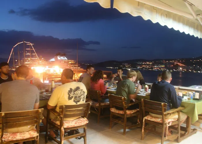 Liman Otel Kuşadası